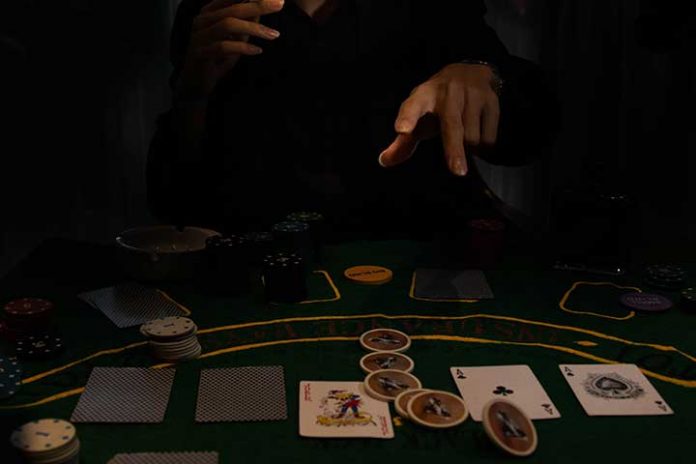 Counting-Cards-In-Poker-Is-It-A-Good-Trick